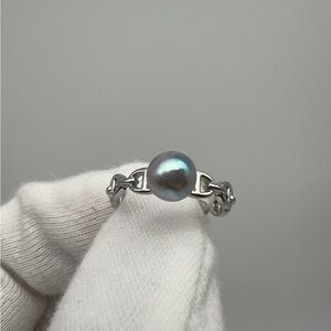 Elegant Silver Blue Madama Pearl Ring